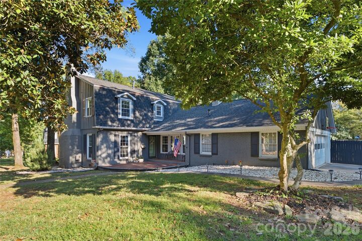 Property Photo:  1200 Charter Place  NC 28211 
