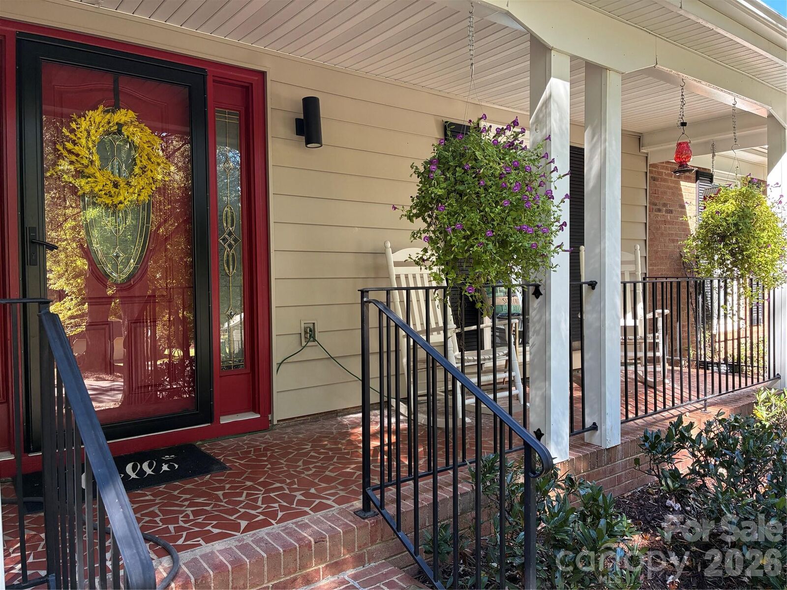 Property Photo: 11720 Shandon Circle NC 28226
