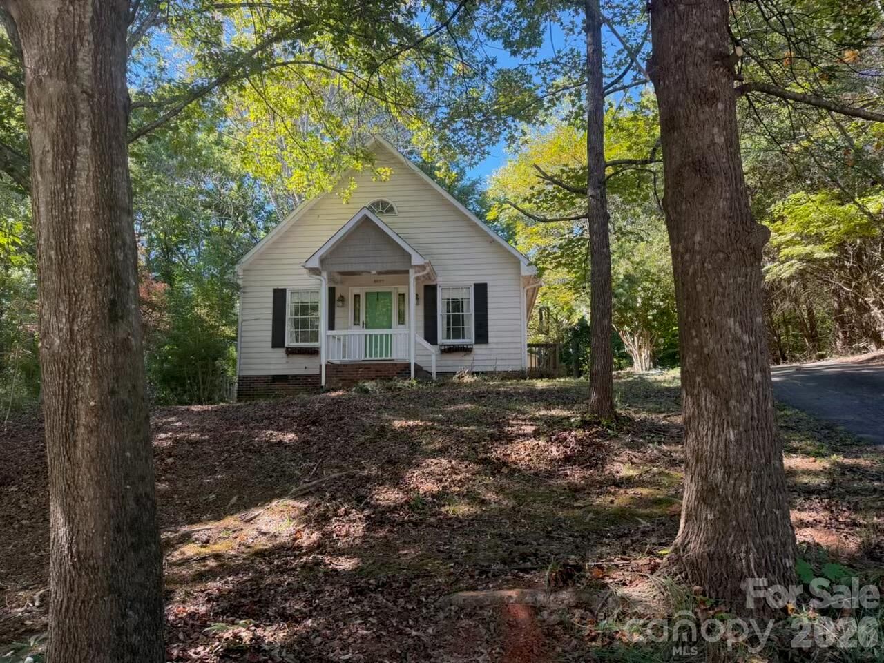 Property Photo: 8627 Dog Leg Road 32 NC 28673