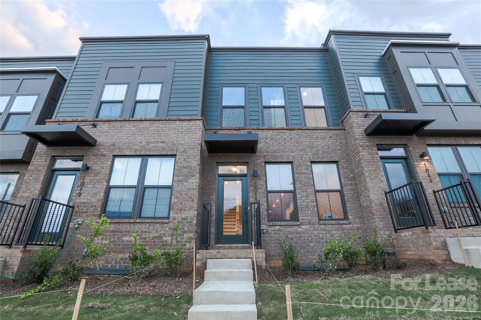 Property Photo:  1015 Simcoe Lane  NC 28217 