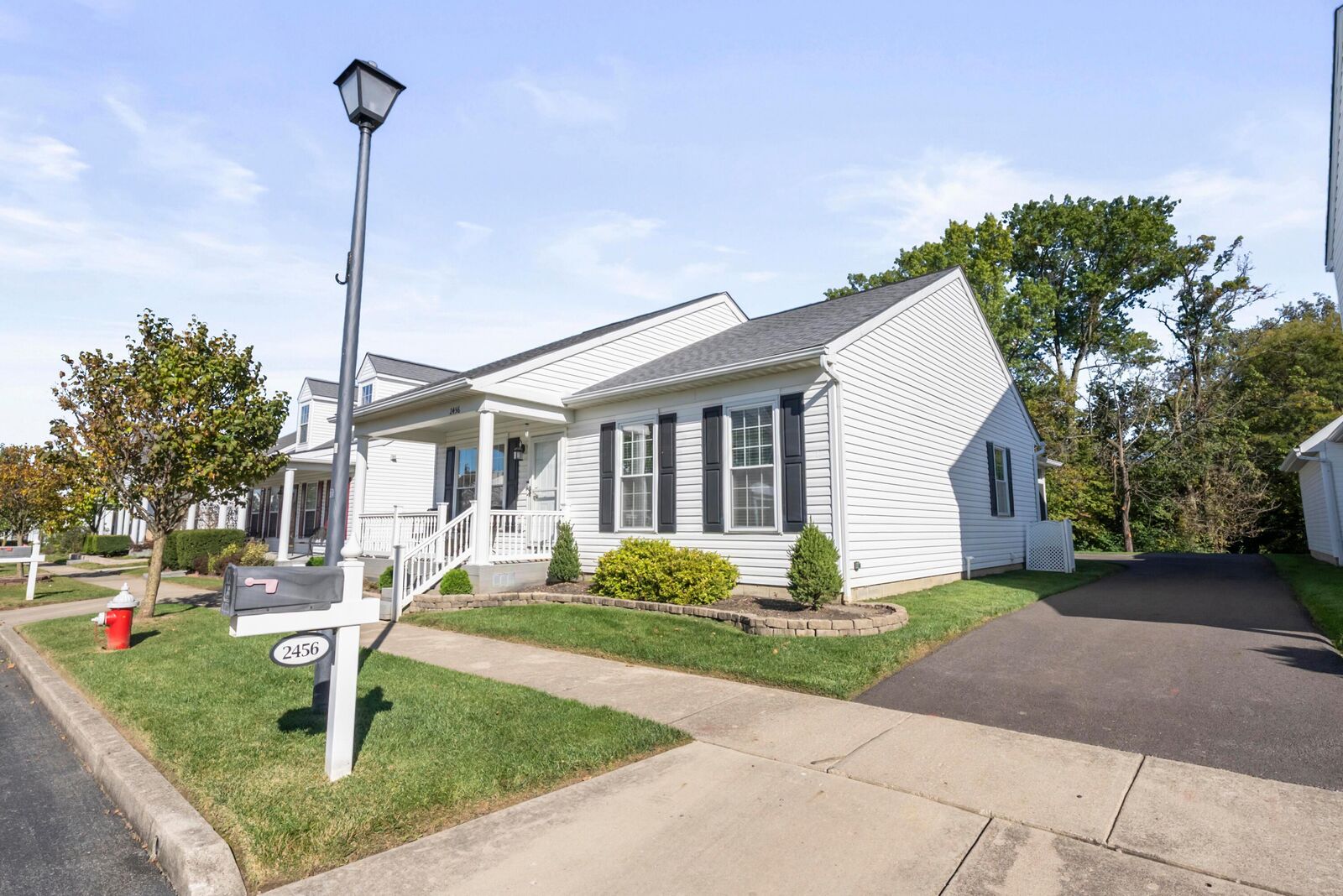 Property Photo:  2456 Lyncross Street  OH 43123 