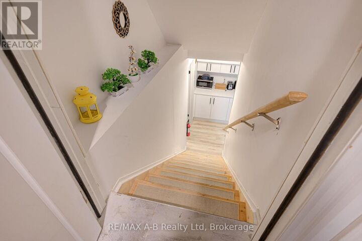 Property Photo:  258 Bradshaw Drive  ON N5A 0G5 