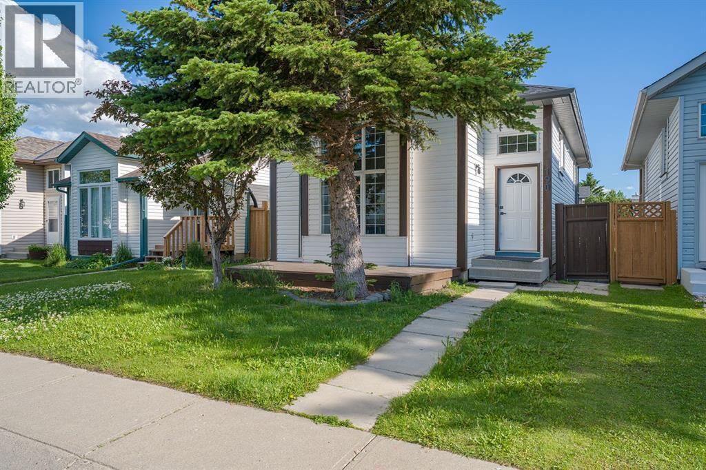 Property Photo:  190 Coverdale Road Northeast  AB T3K 4J7 