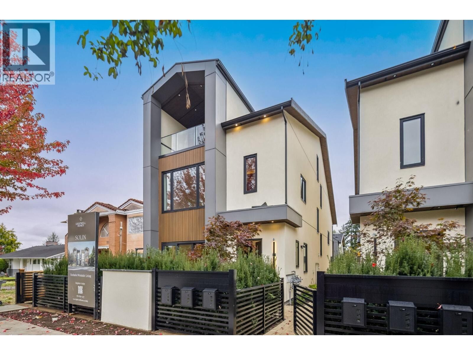 Property Photo:  936 West 57th Avenue 2  BC V6P 1S3 