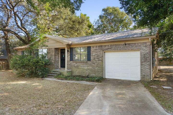 Property Photo:  1710 26th Street  FL 32578 