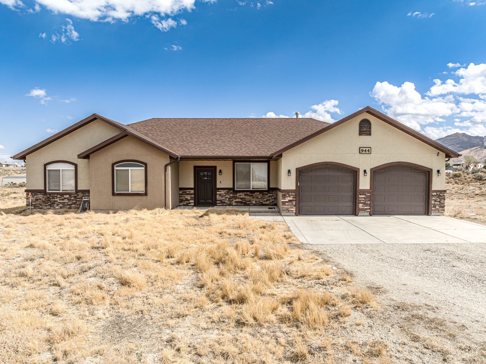 Property Photo:  944 Oakmont Drive  NV 89815 