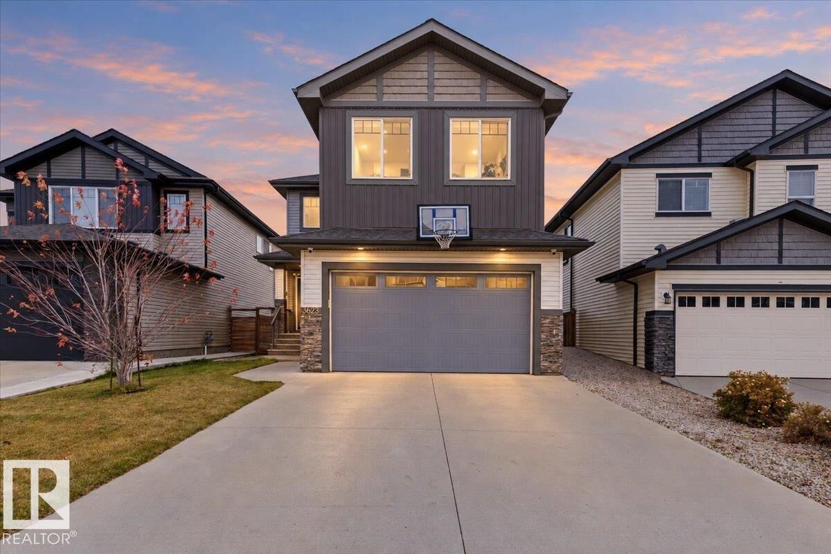 Property Photo:  3623 8 Street NW  AB T6T 1A1 