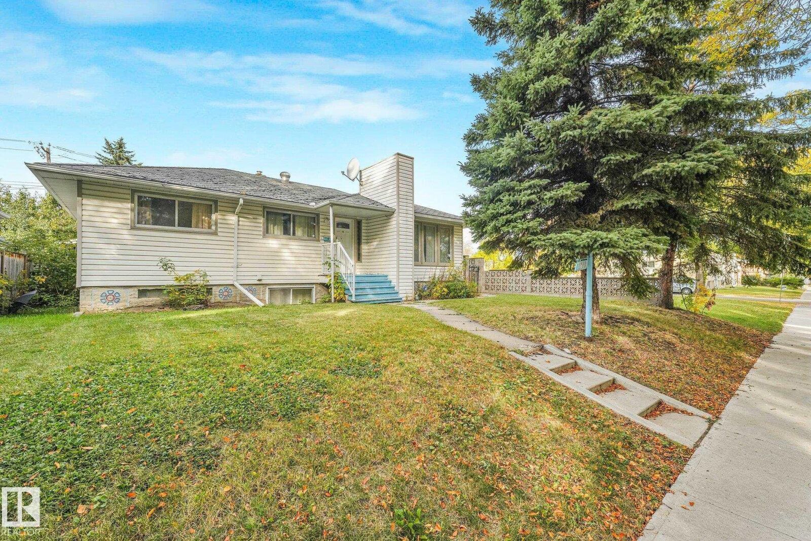 Photo de la propriété: 11716 130 Street NW AB T5M 1A8