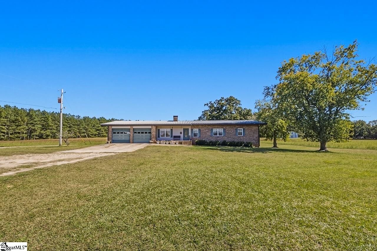 Property Photo:  812 Tornado Road  SC 29654 