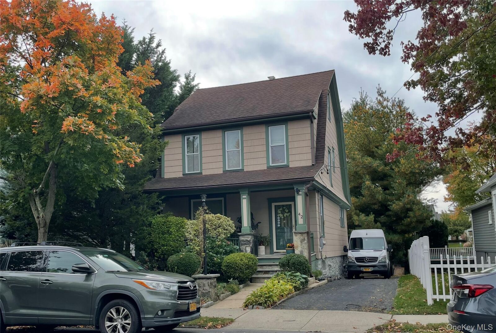 Property Photo:  42 Park Avenue  NY 10573 