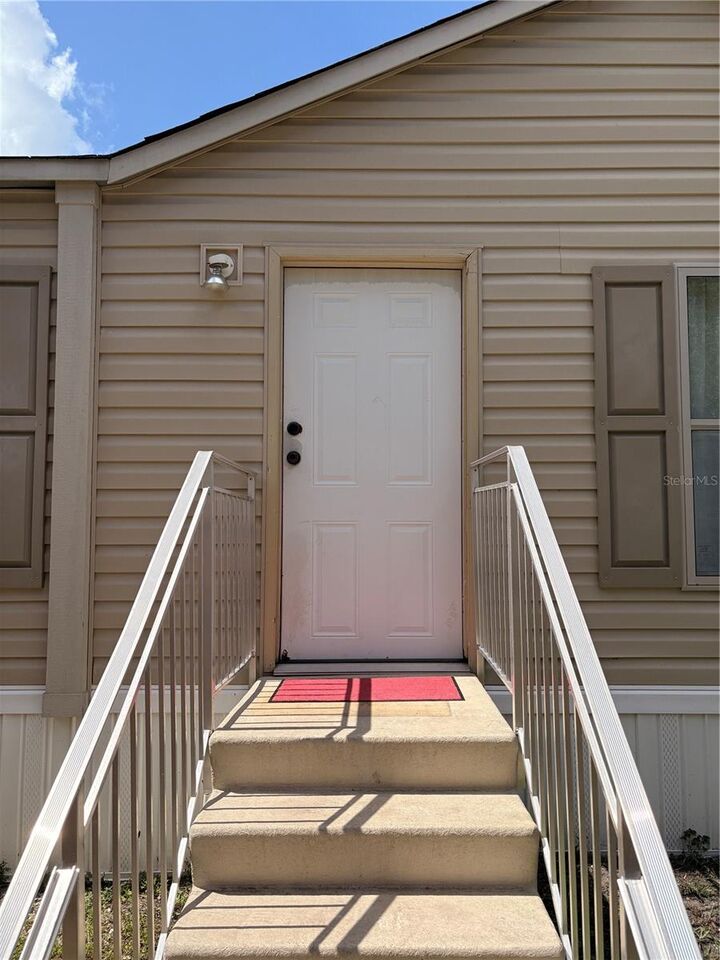 Property Photo:  1012 Warden Ln  FL 34142 