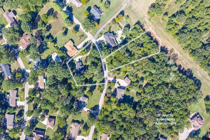Property Photo:  831 Northpointe Drive  AR 72653 