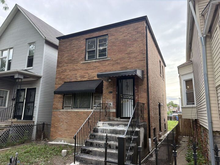 Property Photo:  9438 S Champlain Avenue  IL 60619 