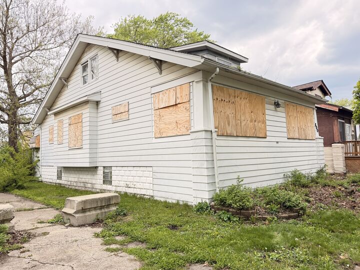 Property Photo:  600 Ingraham Avenue  IL 60409 