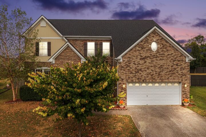 Property Photo:  1021 Queens Pl  TN 37174 
