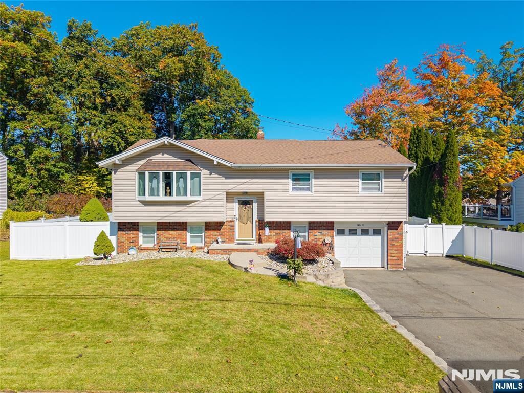 Property Photo:  56 Outlook Street  NJ 07405 