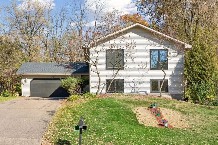 Property Photo:  3620 Evergreen Lane N  MN 55441 