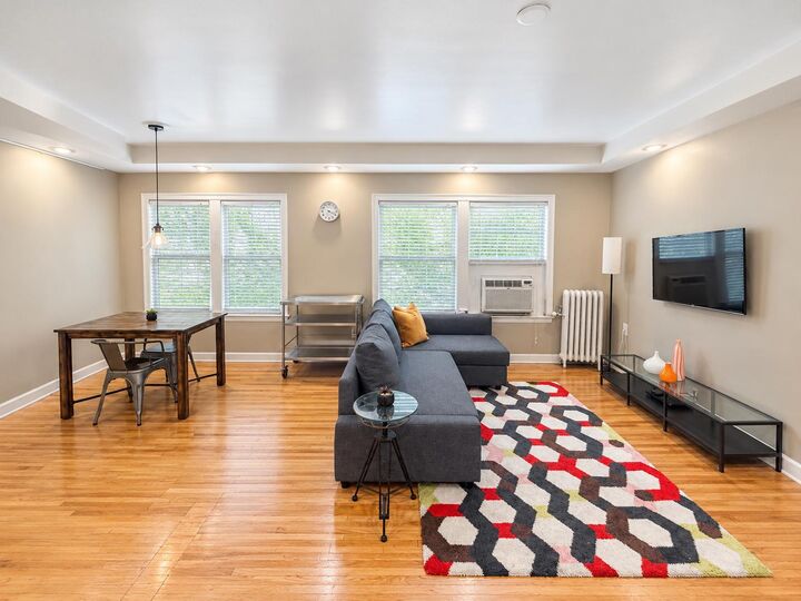 Property Photo:  2739 Girard Avenue S 304  MN 55408 
