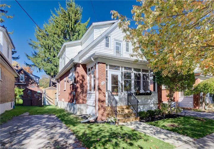 Property Photo:  18 Earl Street  ON N1H 1N6 