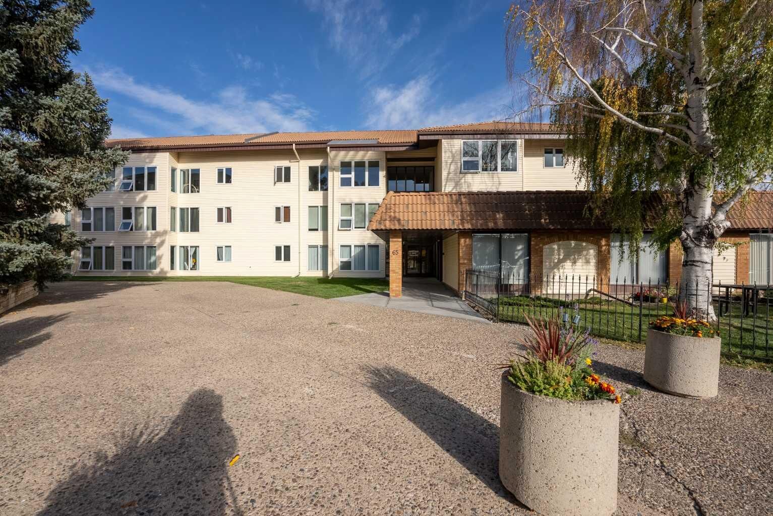 Property Photo:  65 Temple Boulevard W 307  AB T1K 5M2 