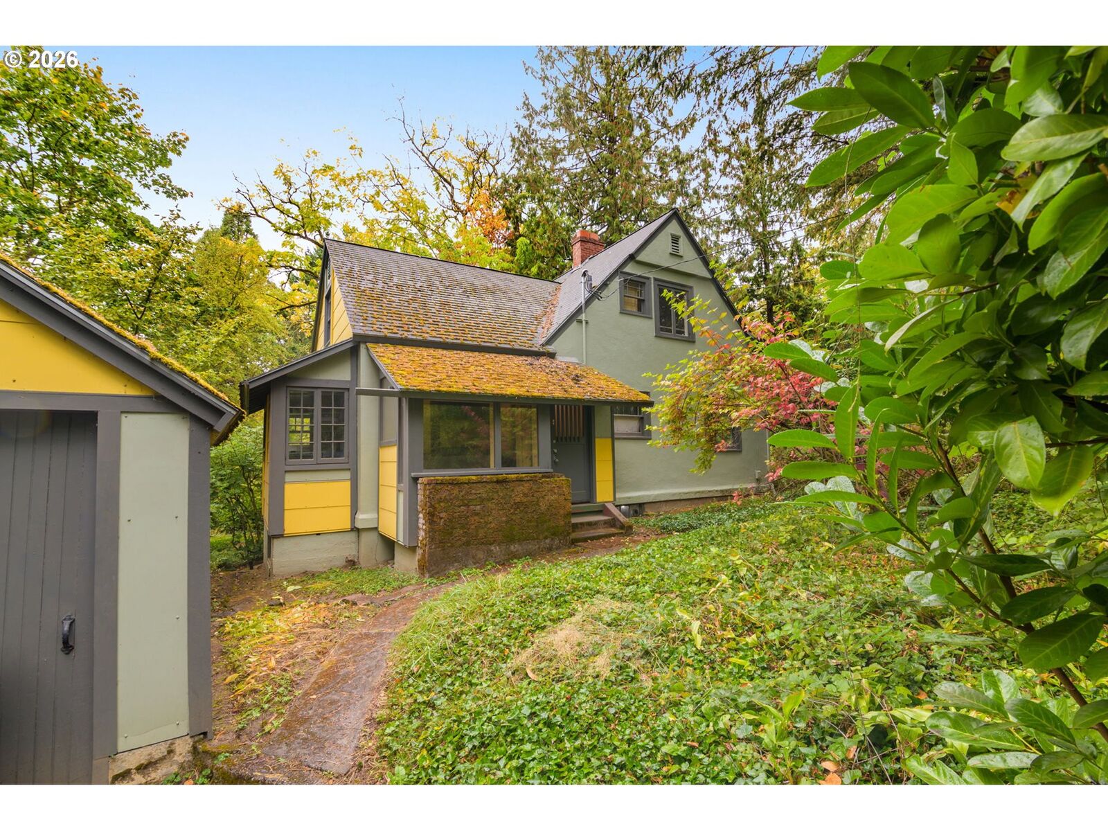 Property Photo: 8220 SW Canyon Dr OR 97225