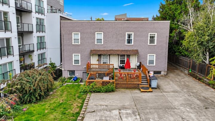 Property Photo:  714 N 1st Avenue N  WA 98109 