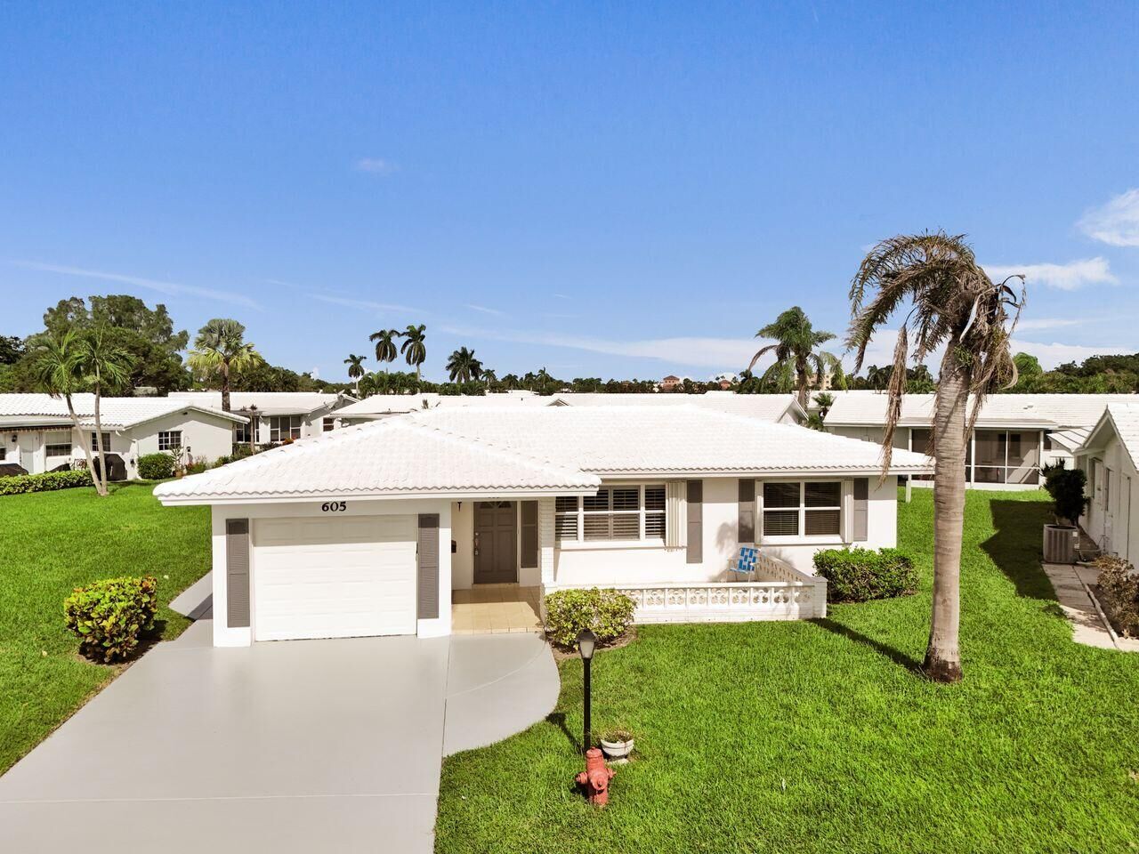 Property Photo: 605 SW 21st Circle FL 33426