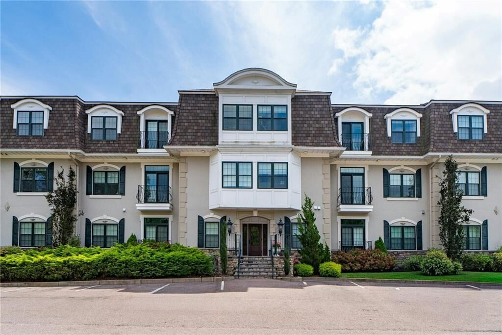 Property Photo:  1404 South County Trail 203  RI 02818 