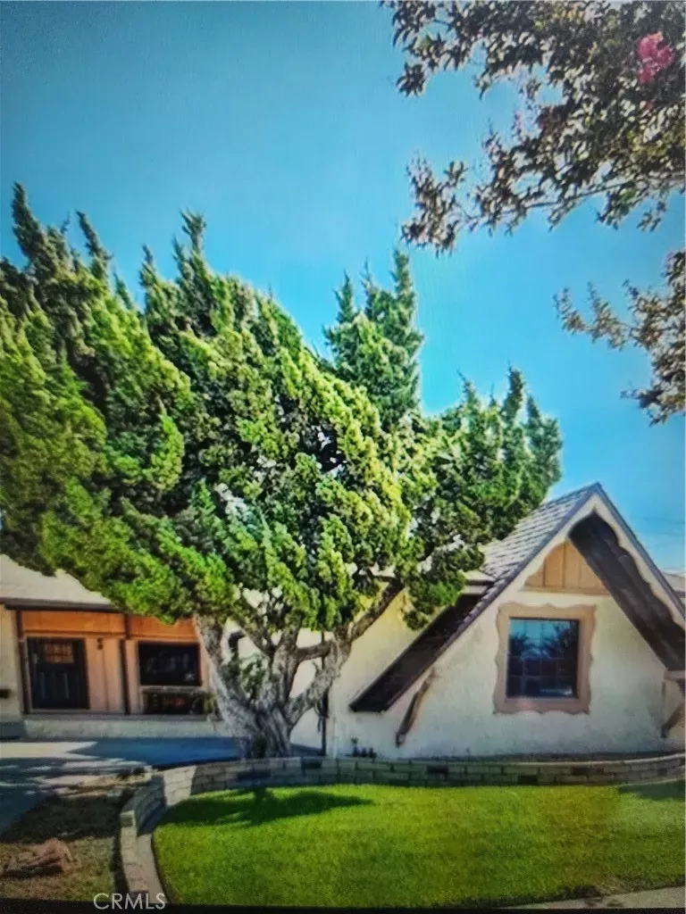 Property Photo: 7660 El Chaco CA 90620