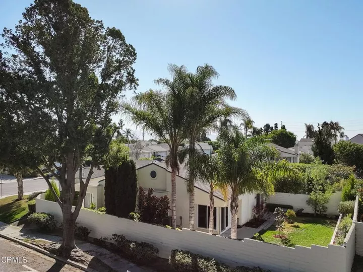Property Photo:  901 Ruby Avenue  CA 93004 