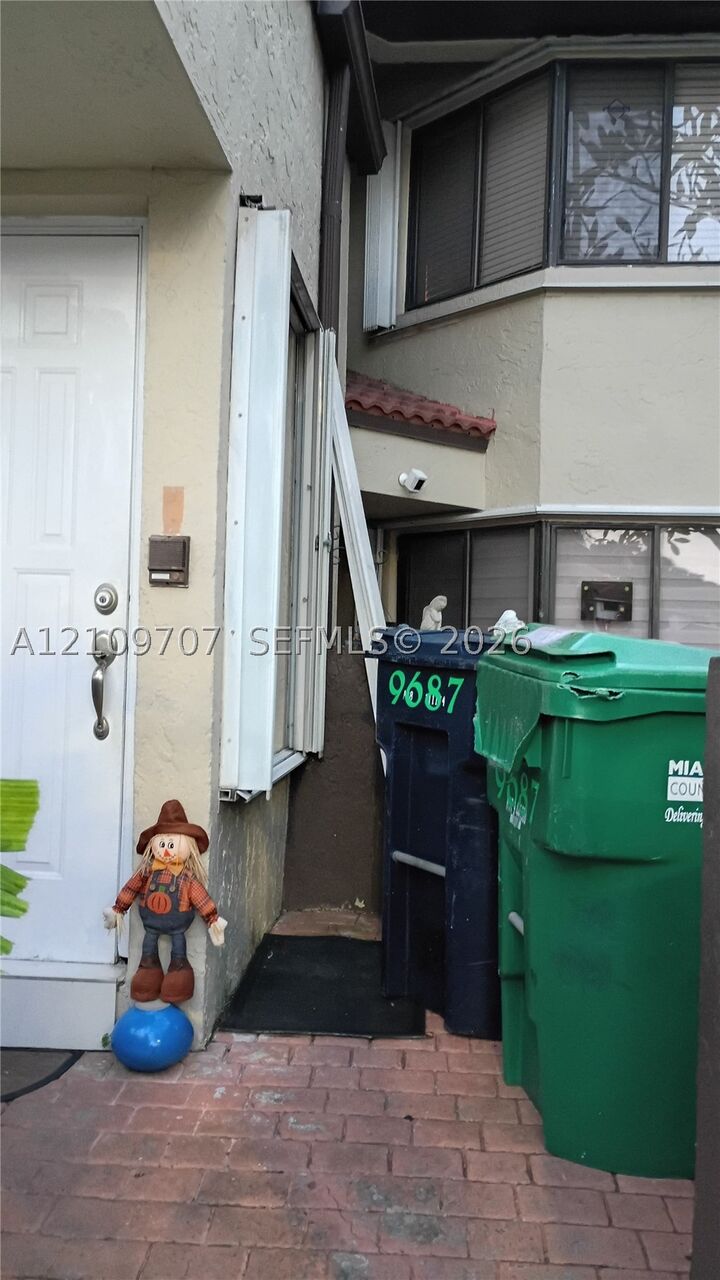 Property Photo:  9687 SW 138th Ave Qb2l  FL 33186 