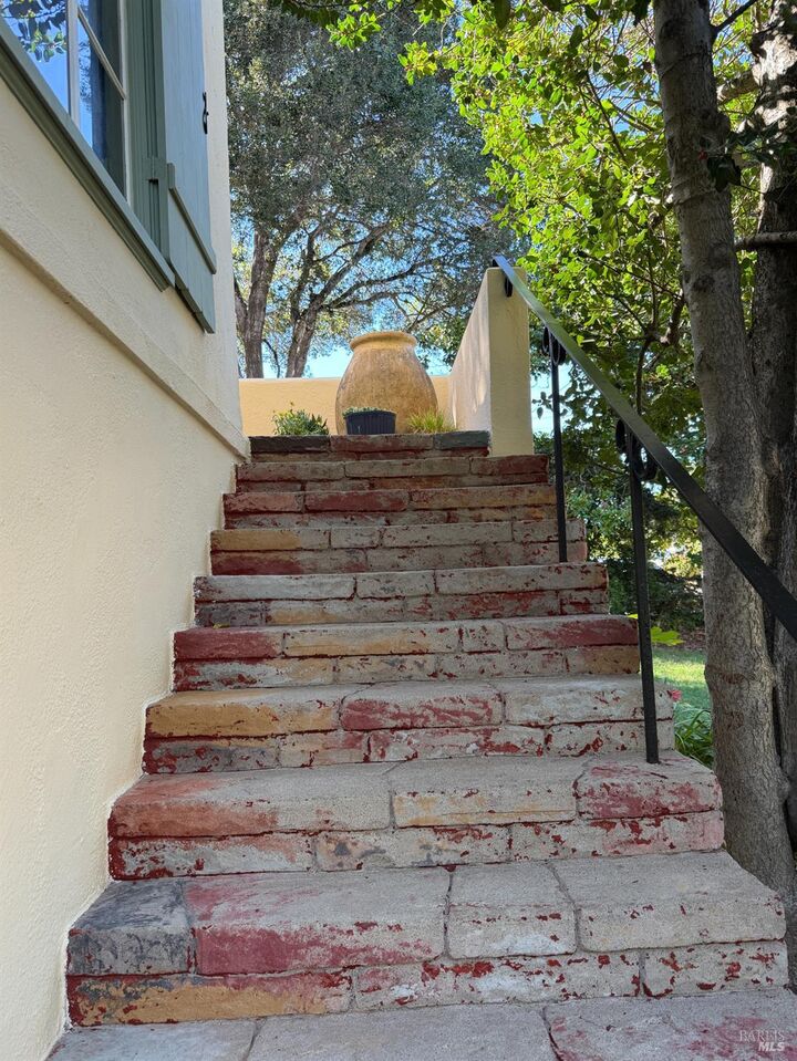 Property Photo:  610 Sunnyslope Avenue  CA 94952 