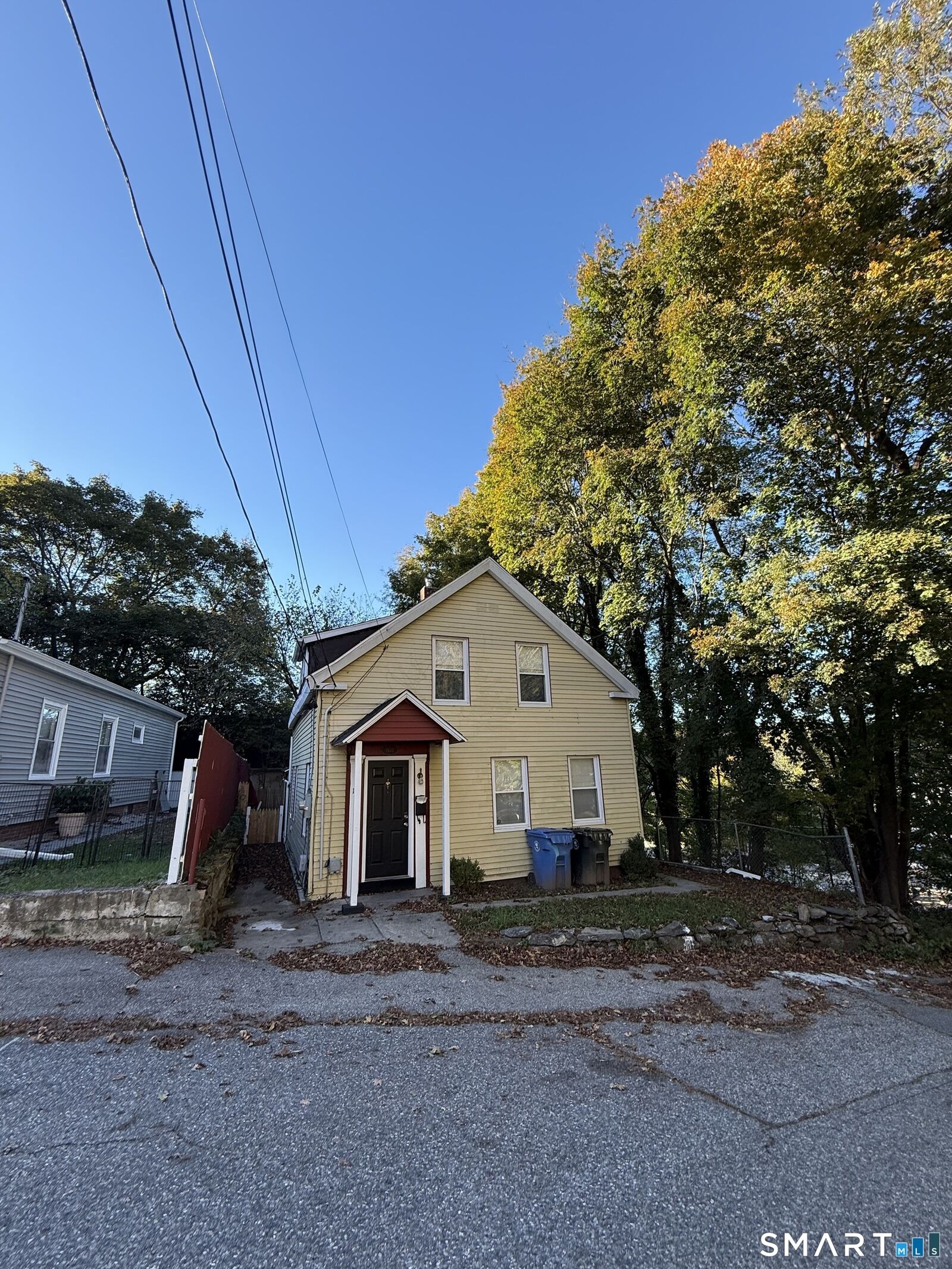 Property Photo:  15 Ripley Place  CT 06360 