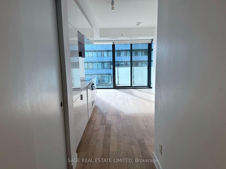 Property Photo:  185 Roehampton Avenue 913  ON M4P 0C6 