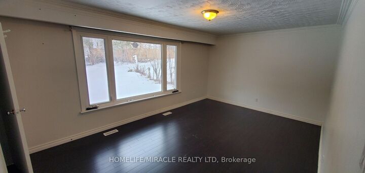 Property Photo:  544 Gillmoss Road Main  ON L1W 3J4 
