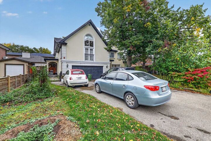 Photo de la propriété:  3 Larwood Boulevard Main  ON M1M 2M4 