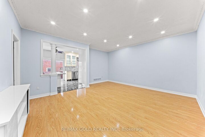 Photo de la propriété:  70 Crystalview Crescent  ON L6P 2S3 