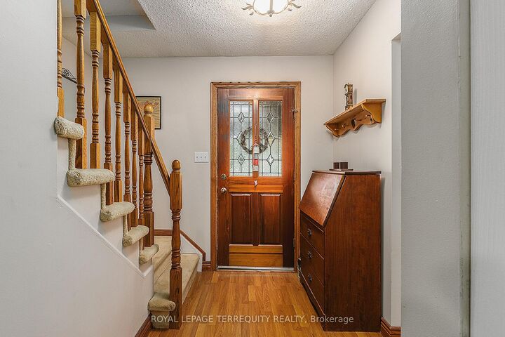 Property Photo:  1 Wishbone Crescent  ON L1S 2N6 