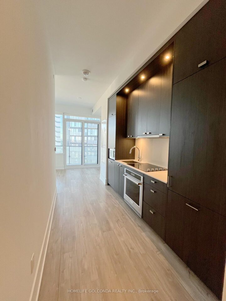 Property Photo:  470 Front Street W 3306  ON M5V 0V6 