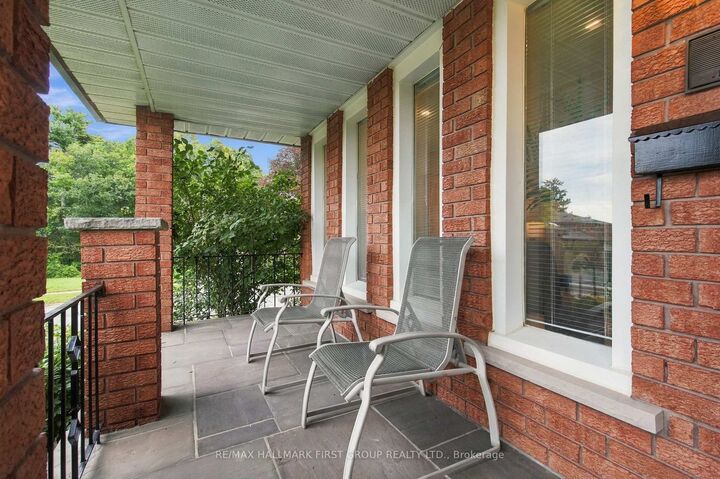 Property Photo:  520 McLeod Crescent  ON L1W 3M5 