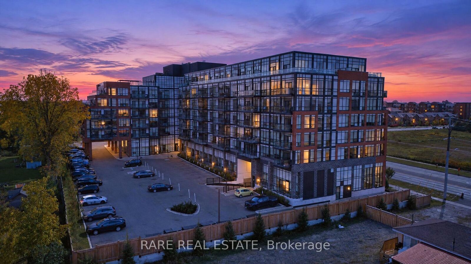Property Photo:  681 Yonge Street 327  ON L4N 4E8 