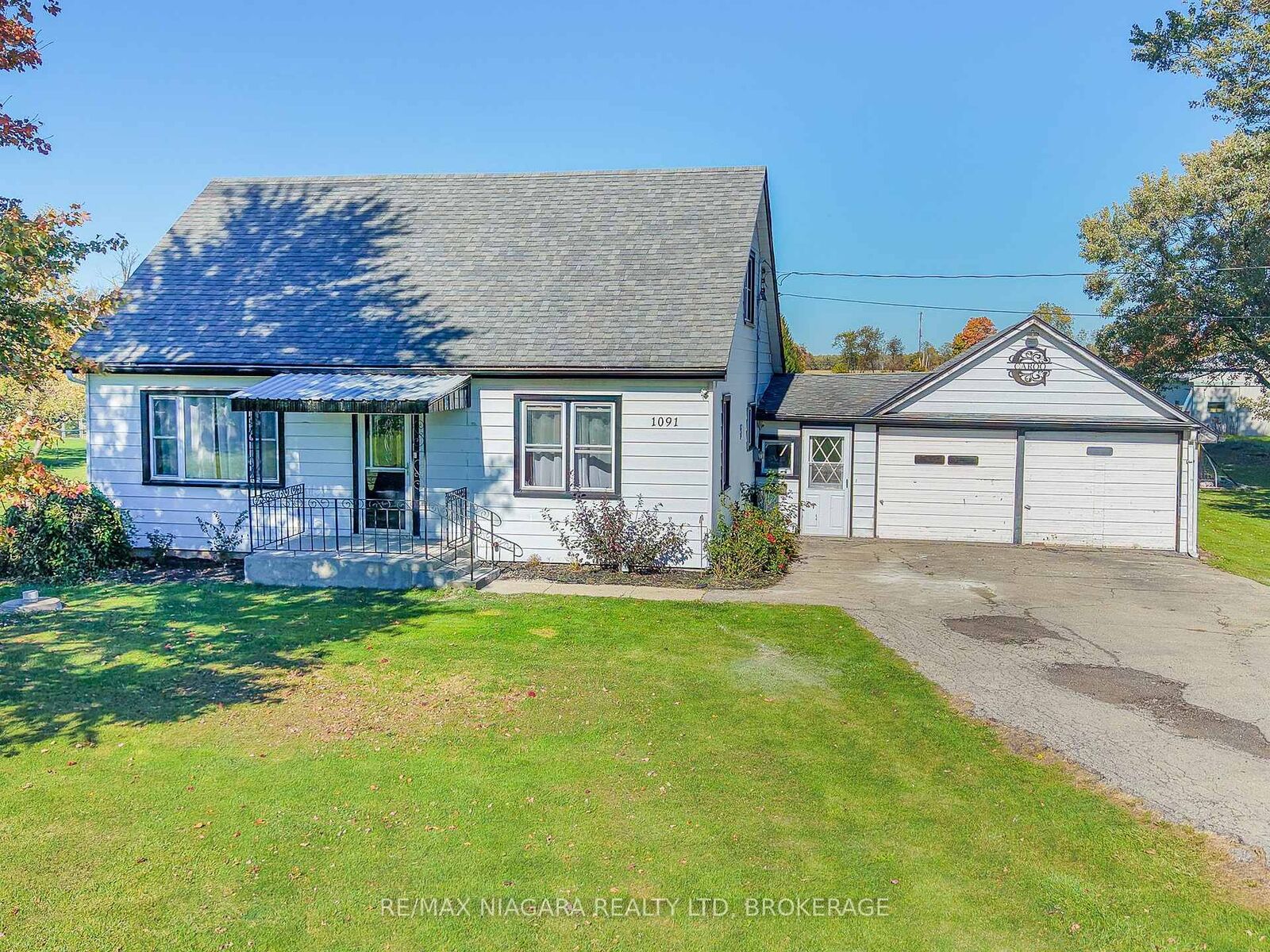 Property Photo:  1091 Broad Street E  ON N1A 2Z1 