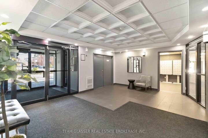 Property Photo:  396 Queens Avenue 509  ON N6B 1X8 
