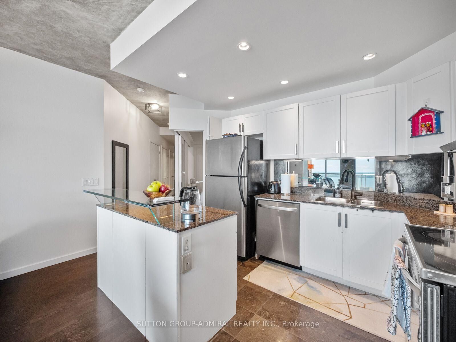 Photo de la propriété:  218 Queens Quay Boulevard W 2103  ON M5J 2Y6 