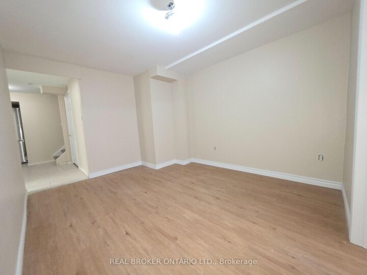 Property Photo: 922 Ledbury Crescent Basement ON L5V 2P8
