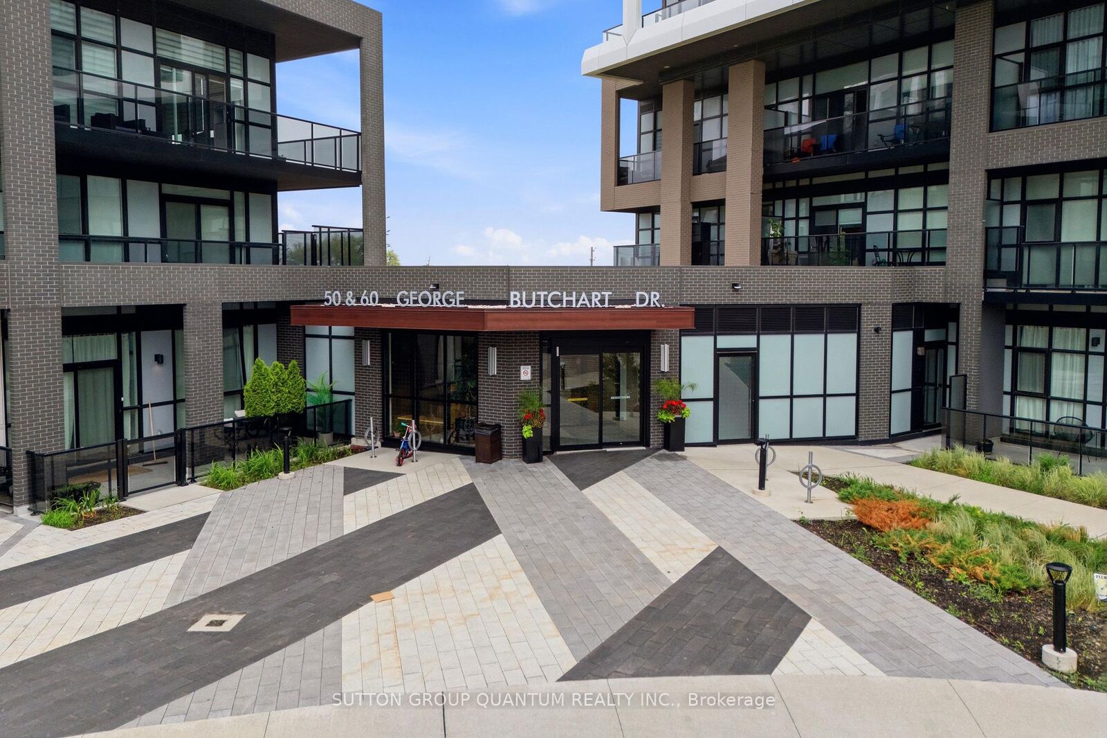Property Photo:  50 George Butchart Drive 407  ON M3K 1Y2 