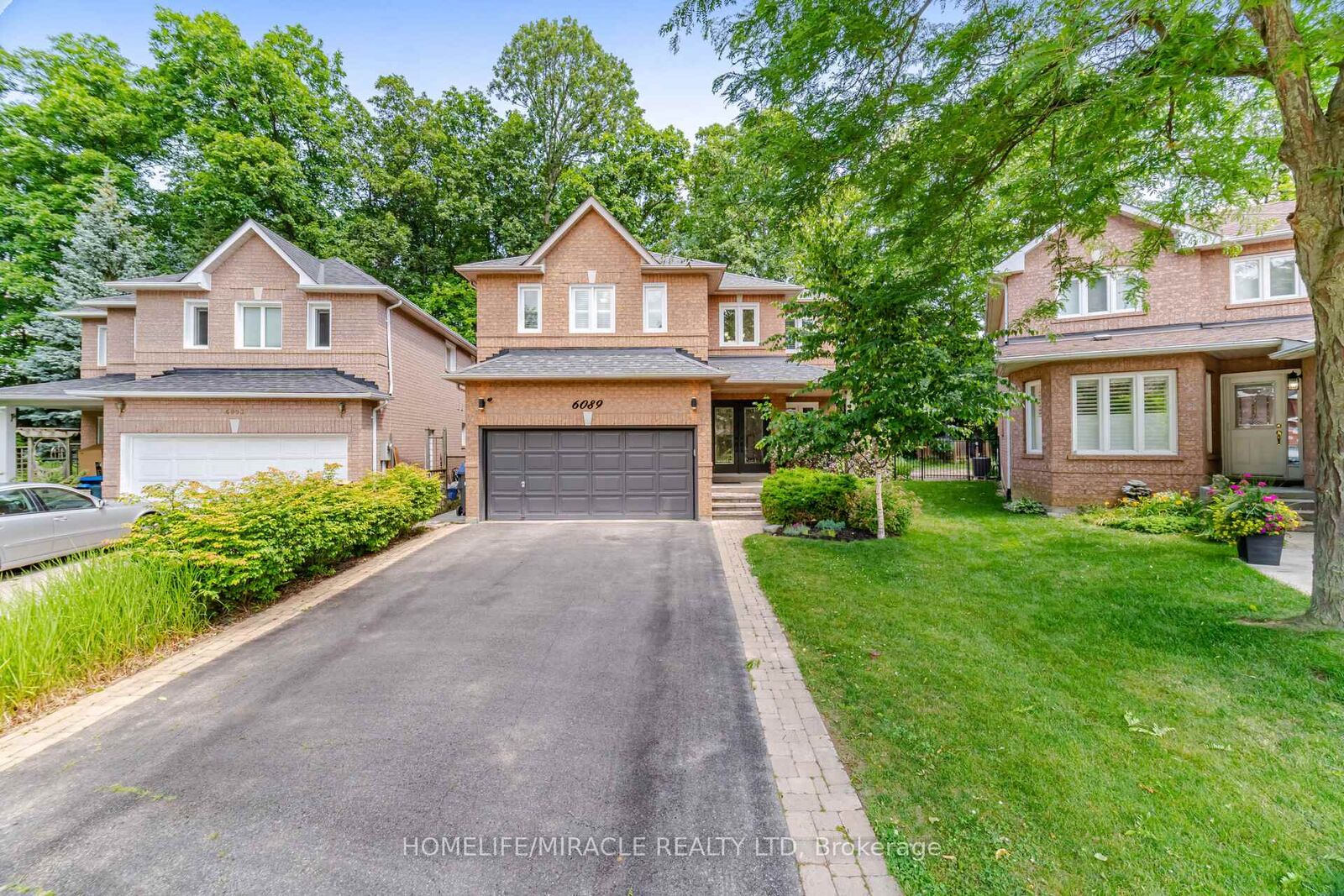 Property Photo:  6089 Carradine Court  ON L5V 2C2 