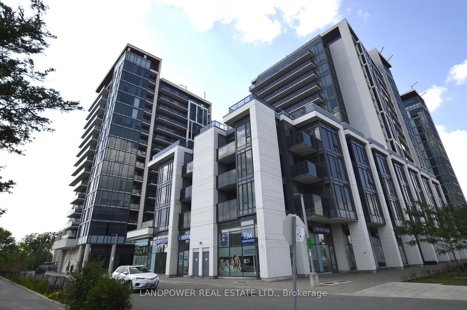 Photo de la propriété:  9618 Yonge Street 220  ON L4C 0X5 