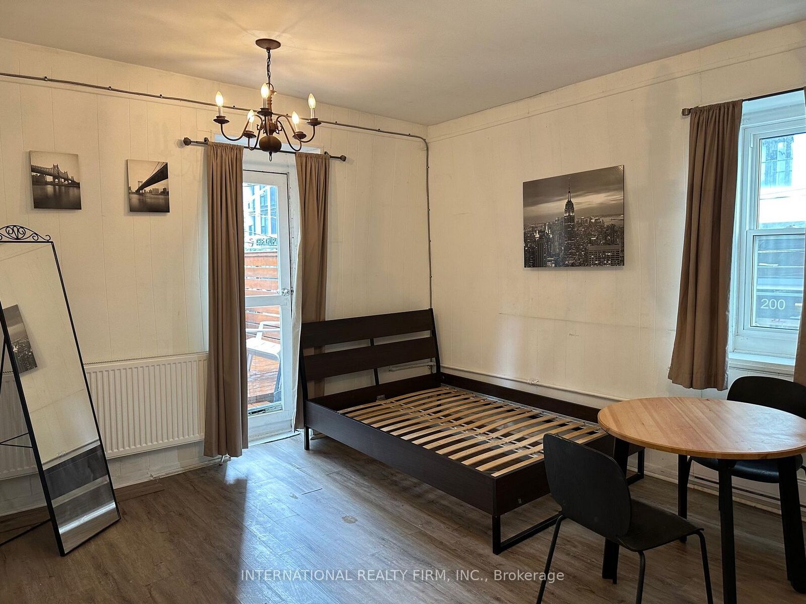 Property Photo:  201 Dundas Street E 1  ON M5A 1Z4 