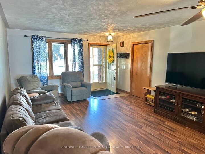 Property Photo:  38 Mann Avenue  ON N3Y 5J2 